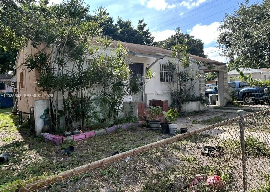 1892 NW 42nd Street, Miami, FL 33142