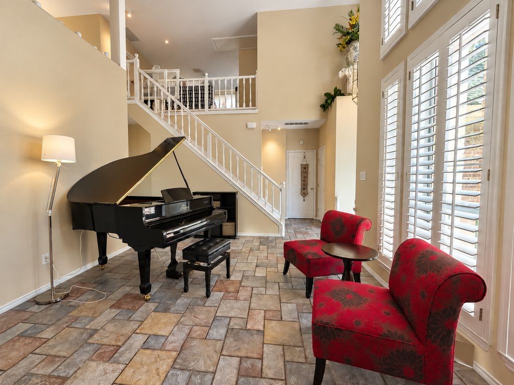202 Browning Lane, Grand Prairie, TX 75052 — photo 2