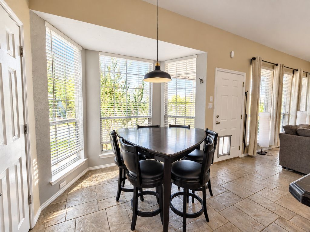 202 Browning Lane, Grand Prairie, TX 75052 — photo 5