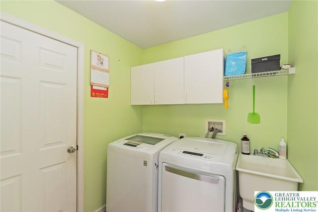 2190 Beechwood Street, Upper Macungie Twp, PA 18069