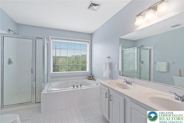 2190 Beechwood Street, Upper Macungie Twp, PA 18069