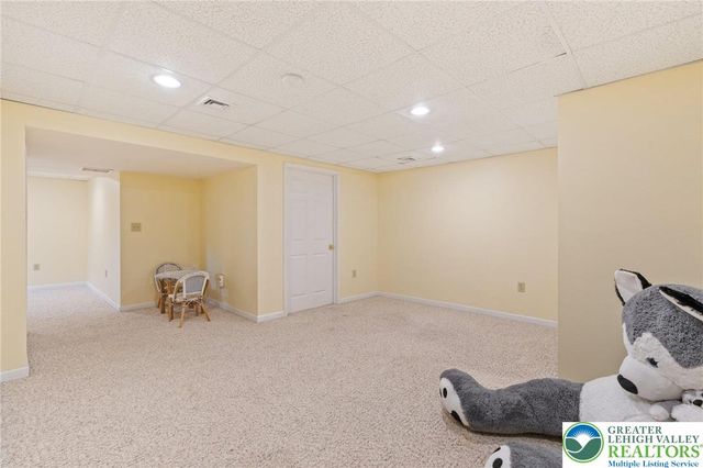 2190 Beechwood Street, Upper Macungie Twp, PA 18069
