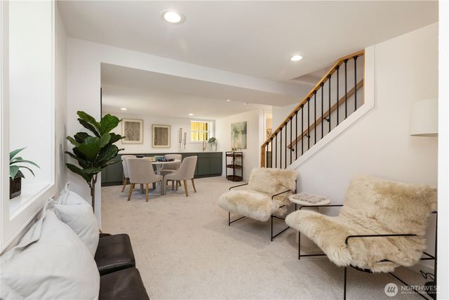 828 NE 95th Street, Seattle, WA 98115