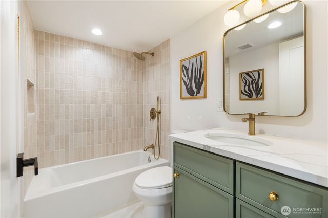 828 NE 95th Street, Seattle, WA 98115