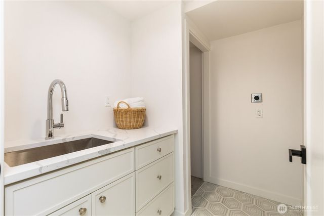 828 NE 95th Street, Seattle, WA 98115