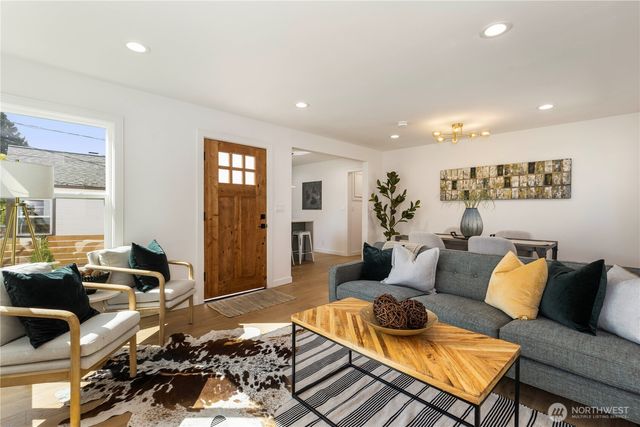 828 NE 95th Street, Seattle, WA 98115