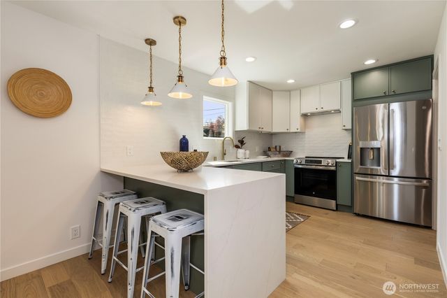 828 NE 95th Street, Seattle, WA 98115