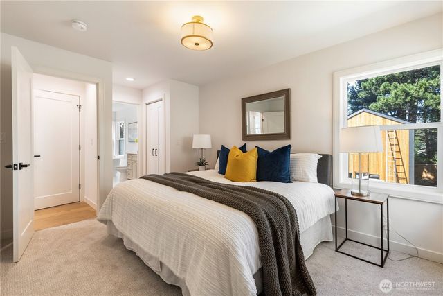 828 NE 95th Street, Seattle, WA 98115