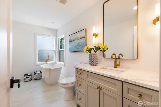 828 NE 95th Street, Seattle, WA 98115