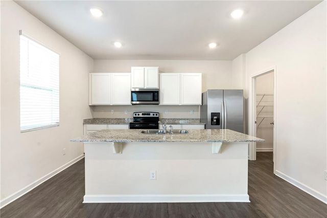 296 Walnut Grove Way, Pendergrass, GA 30567