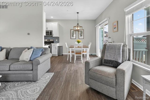 454 Maple Cove Circle 19, Saline, MI 48176
