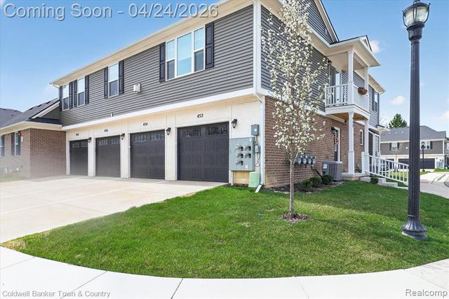 454 Maple Cove Circle 19, Saline, MI 48176