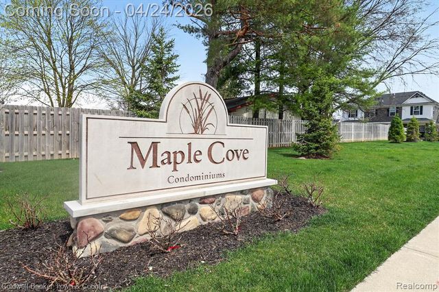 454 Maple Cove Circle 19, Saline, MI 48176