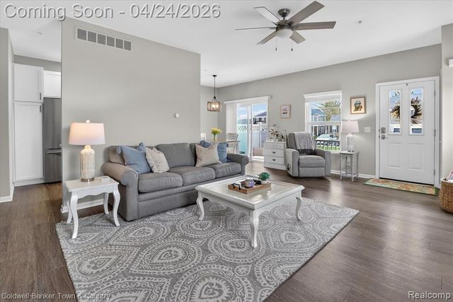 454 Maple Cove Circle 19, Saline, MI 48176