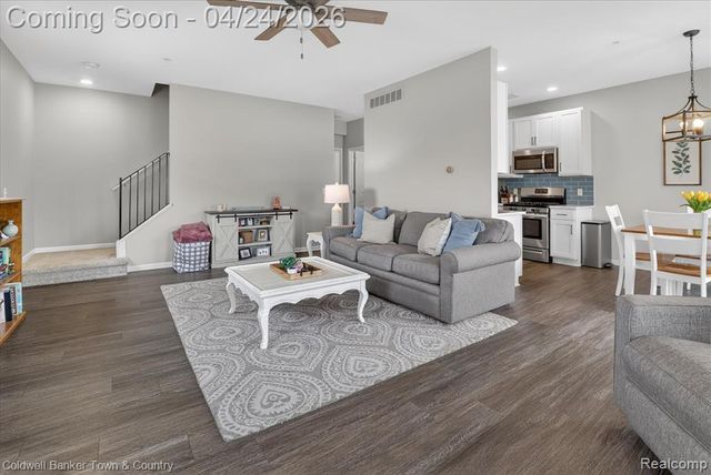 454 Maple Cove Circle 19, Saline, MI 48176