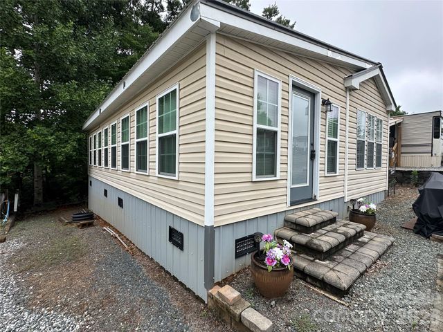 108 Hummingbird Circle, New London, NC 28127