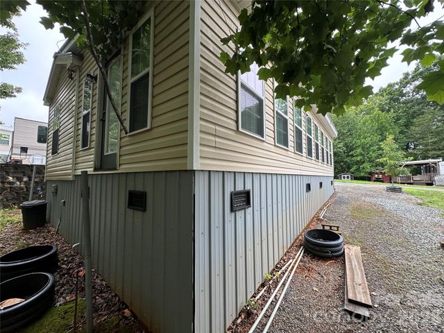 108 Hummingbird Circle, New London, NC 28127