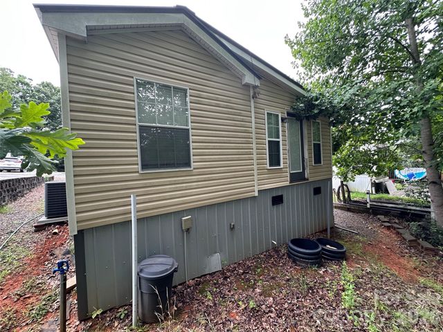 108 Hummingbird Circle, New London, NC 28127
