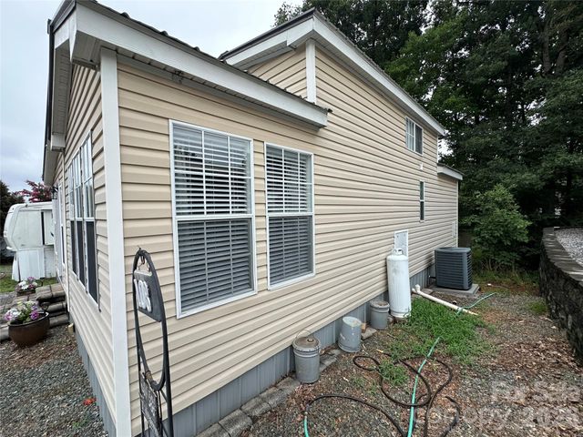 108 Hummingbird Circle, New London, NC 28127