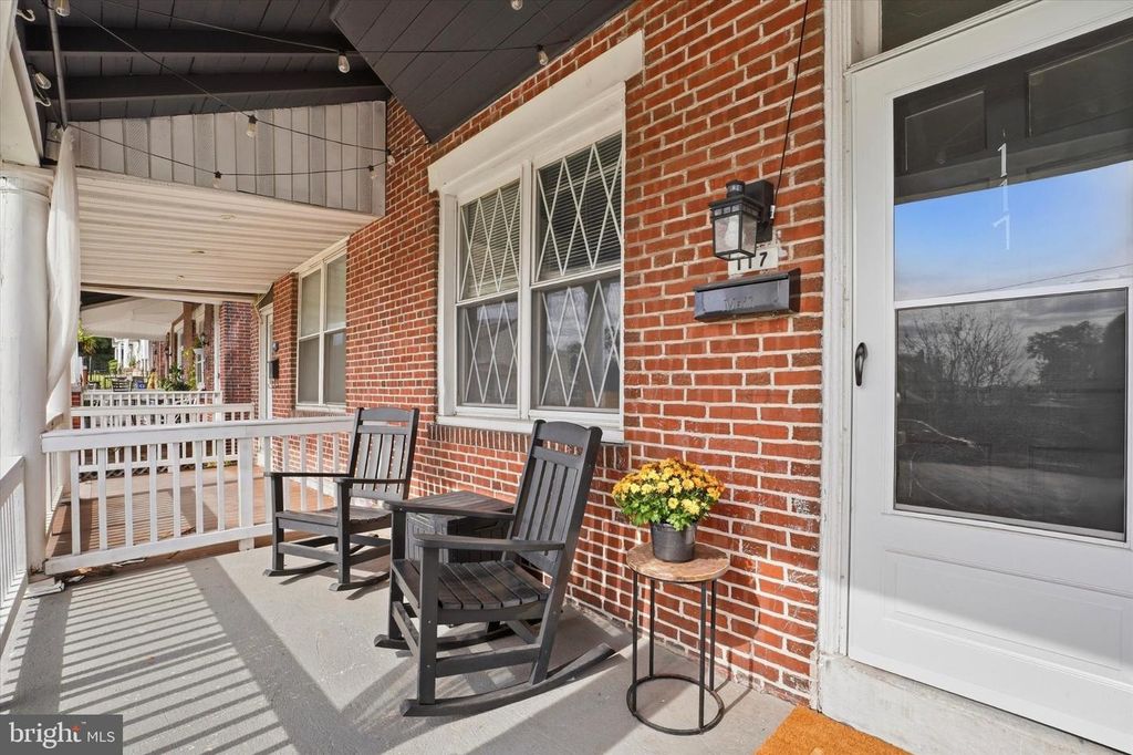 117 W WOOD ST, Norristown, PA 19401 — photo 2
