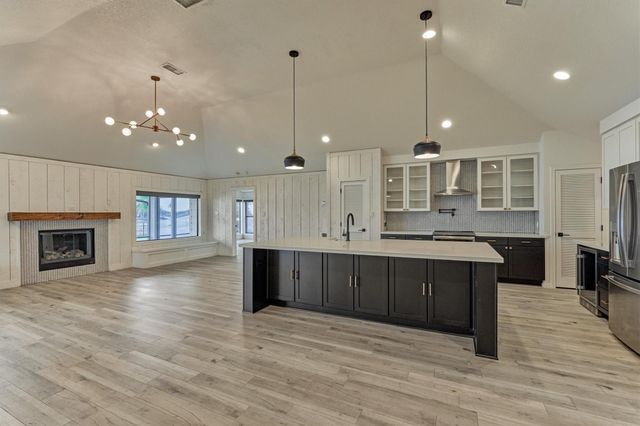 14696 Diamondhead S, Conroe, TX 77356