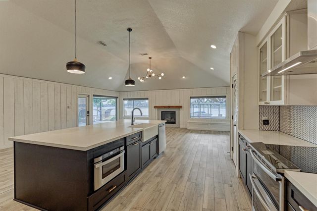 14696 Diamondhead S, Conroe, TX 77356