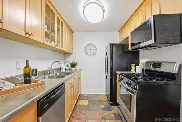 4777 Seminole Dr 116, San Diego, CA 92115