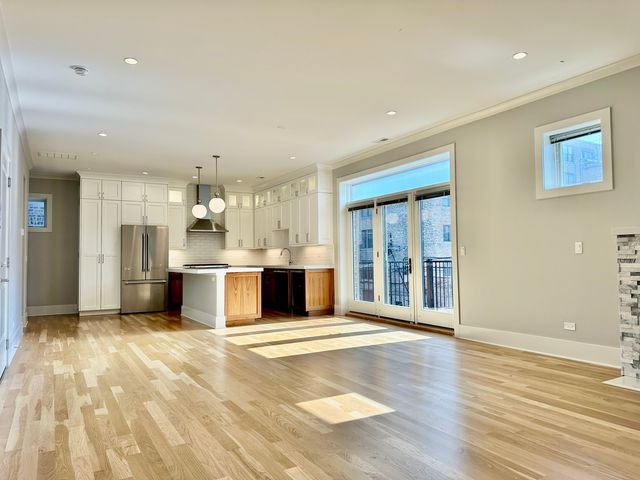 4133 N Kenmore Avenue 2E, Chicago, IL 60613