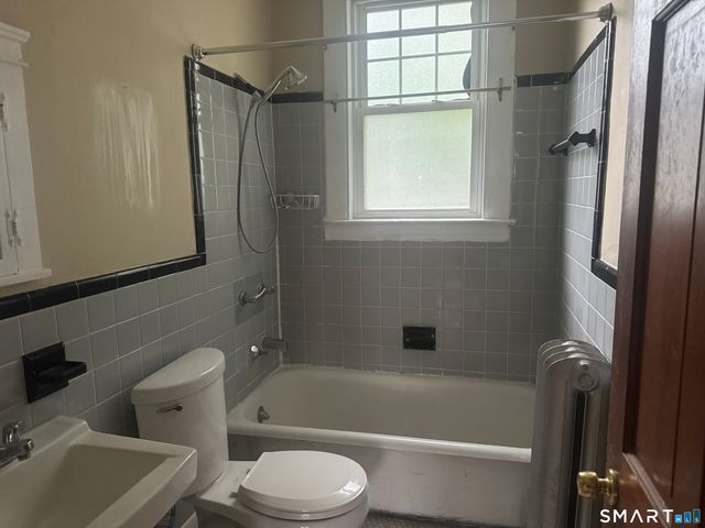 297 Park Street 2C, West Haven, CT 06516