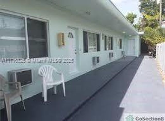 733 81st St, Miami Beach, FL 33141