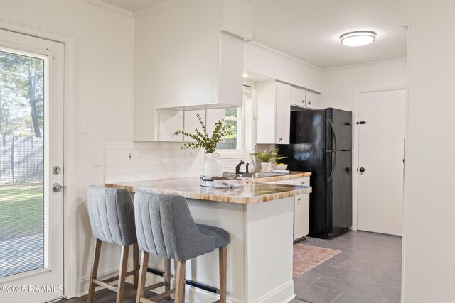 211 Firmin Drive, Lafayette, LA 70503