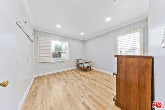 1926 Hauser Boulevard, Los Angeles, CA 90016