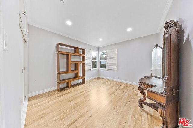 1926 Hauser Boulevard, Los Angeles, CA 90016