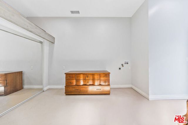 1926 Hauser Boulevard, Los Angeles, CA 90016