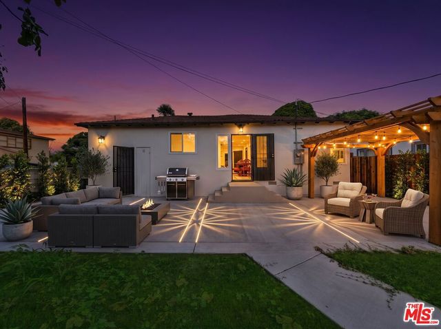 1926 Hauser Boulevard, Los Angeles, CA 90016