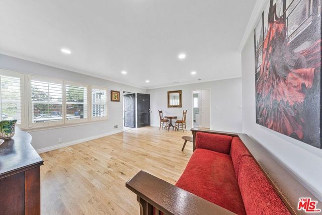 1926 Hauser Boulevard, Los Angeles, CA 90016