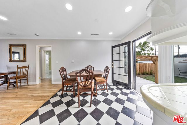 1926 Hauser Boulevard, Los Angeles, CA 90016