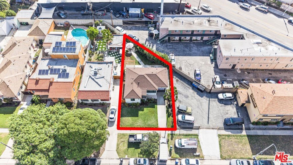 1926 Hauser Boulevard, Los Angeles, CA 90016