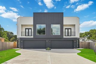 902 Ringold Street A/B, Houston, TX 77088
