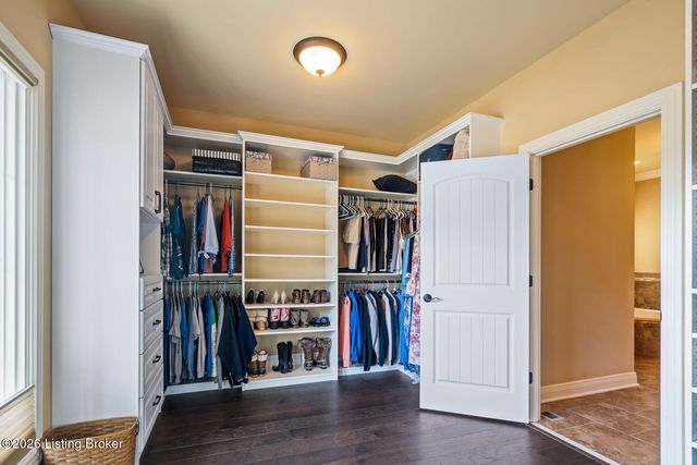 1404 Mulligan Dr, Fisherville, KY 40023