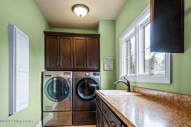 1404 Mulligan Dr, Fisherville, KY 40023