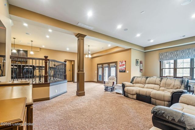 1404 Mulligan Dr, Fisherville, KY 40023