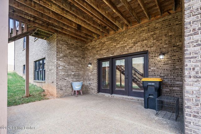 1404 Mulligan Dr, Fisherville, KY 40023