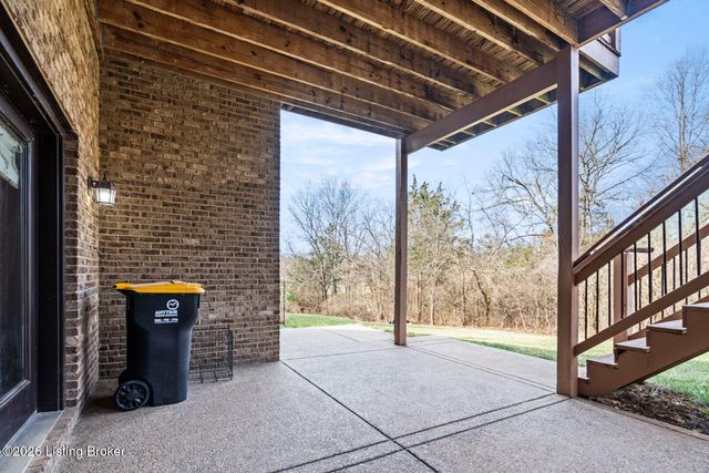 1404 Mulligan Dr, Fisherville, KY 40023