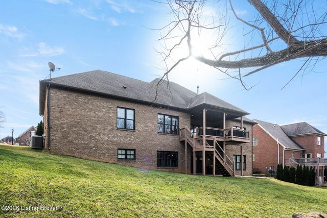1404 Mulligan Dr, Fisherville, KY 40023