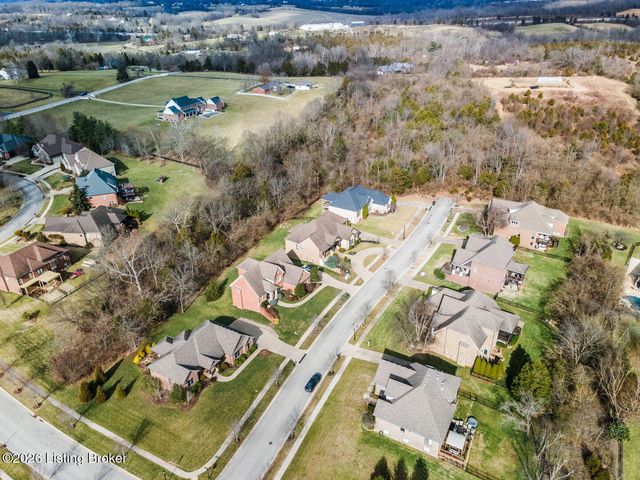 1404 Mulligan Dr, Fisherville, KY 40023