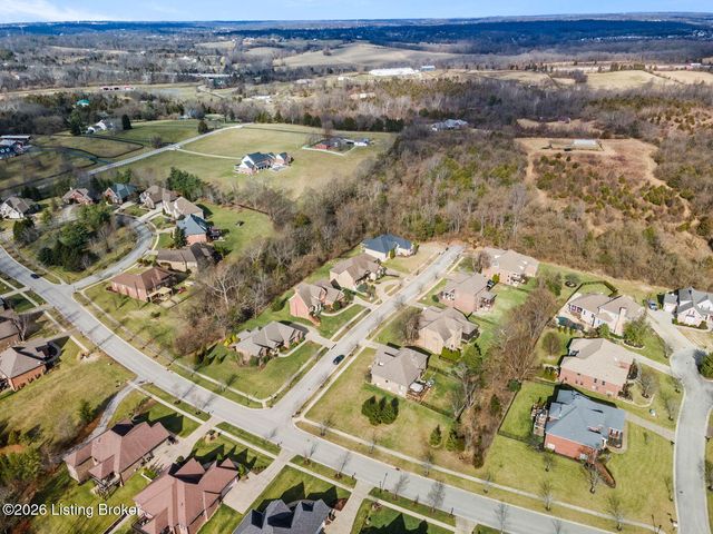 1404 Mulligan Dr, Fisherville, KY 40023