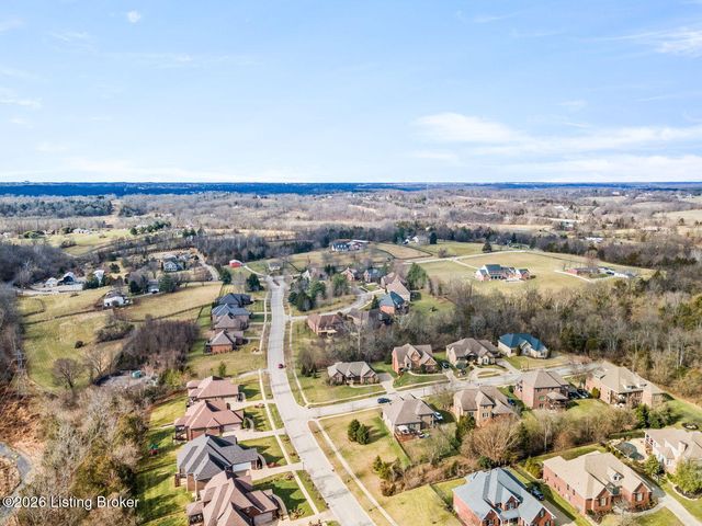 1404 Mulligan Dr, Fisherville, KY 40023