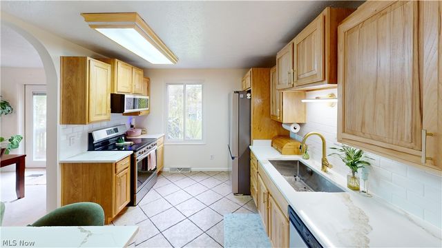 4281 Meadowlark Trail, Stow, OH 44224