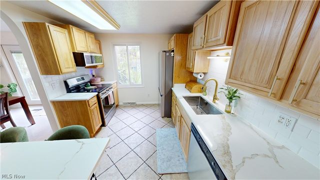 4281 Meadowlark Trail, Stow, OH 44224
